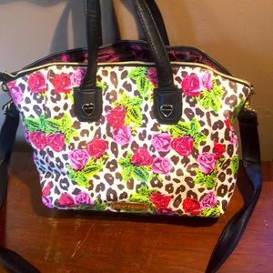 Betsey Johnson shoulder bag w/crossbody strap